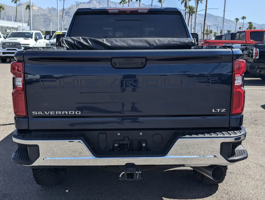 2023 Chevrolet Silverado 2500Hd LTZ - Image 3