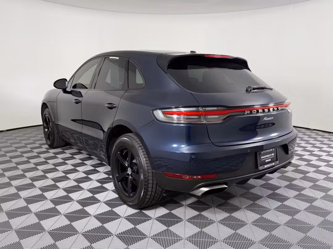 2021 Porsche Macan - Image 3