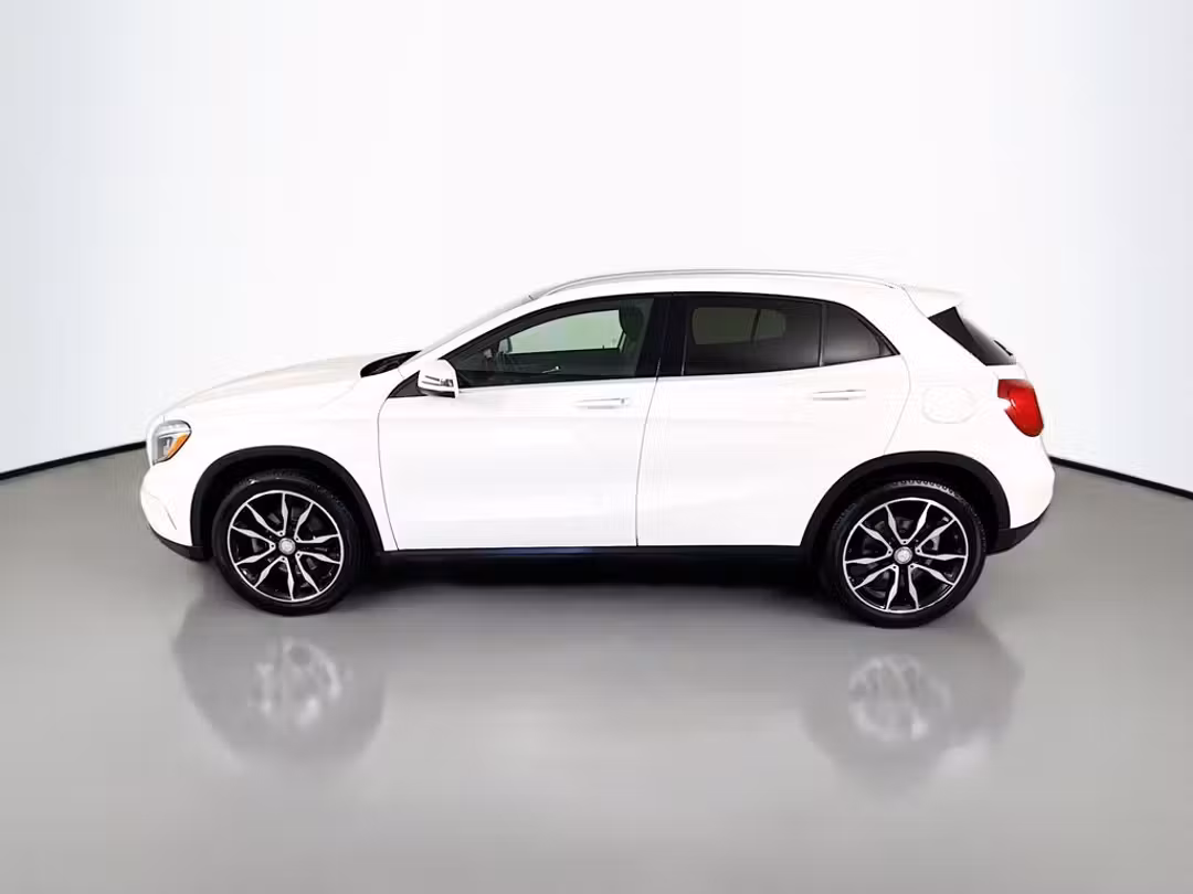 2016 Mercedes-Benz GLA GLA 250 - Image 2