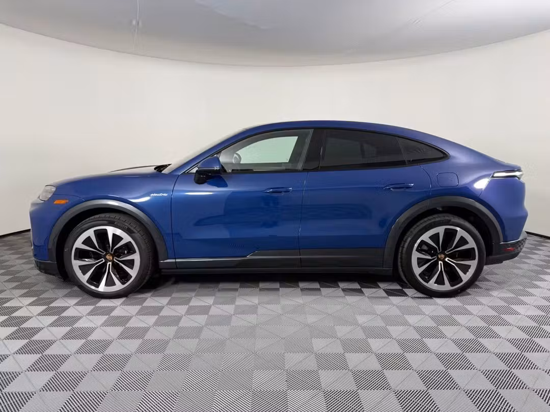 2026 Porsche Cayenne - Image 2