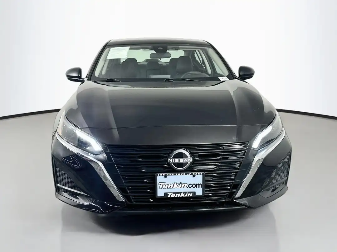 2025 Nissan Altima 2.5 SV - Image 2