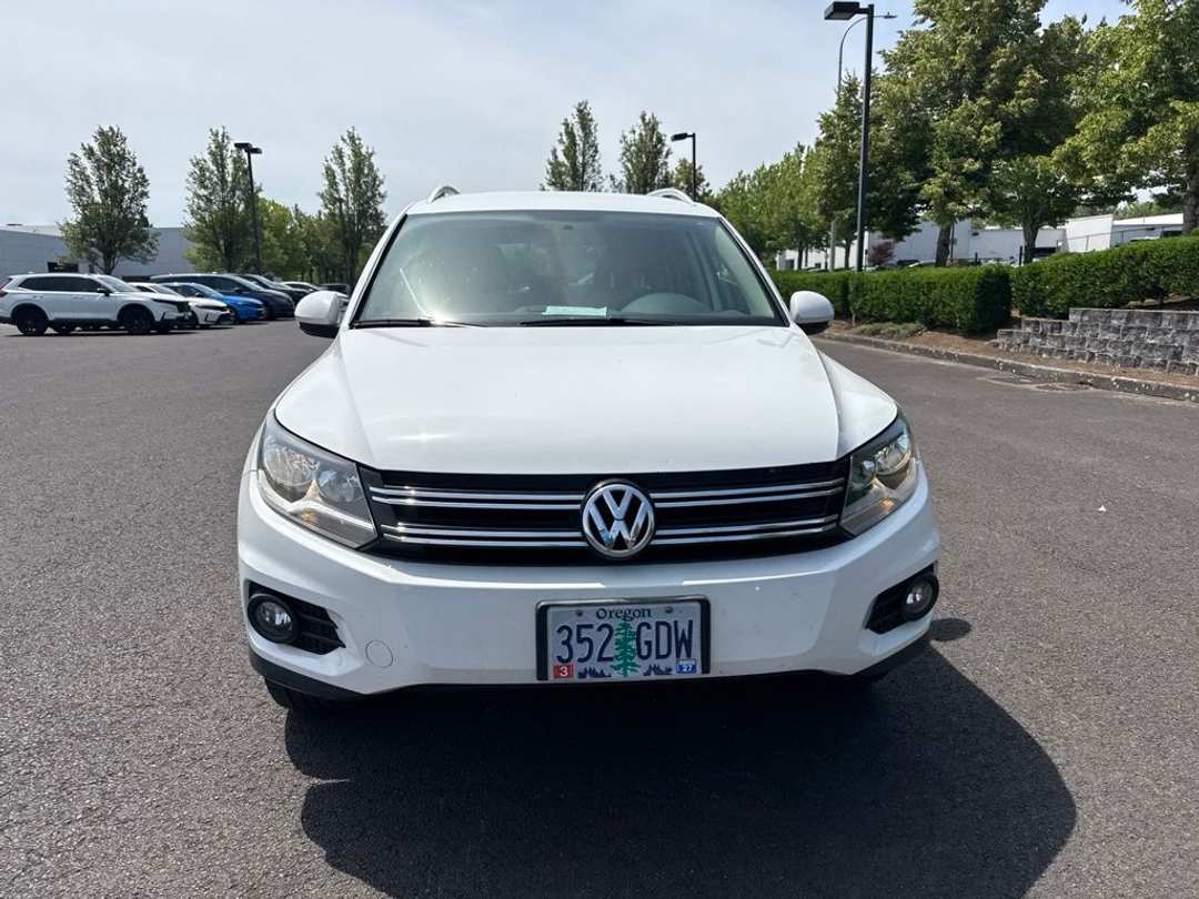 2013 Volkswagen Tiguan OneOwner - Image 2