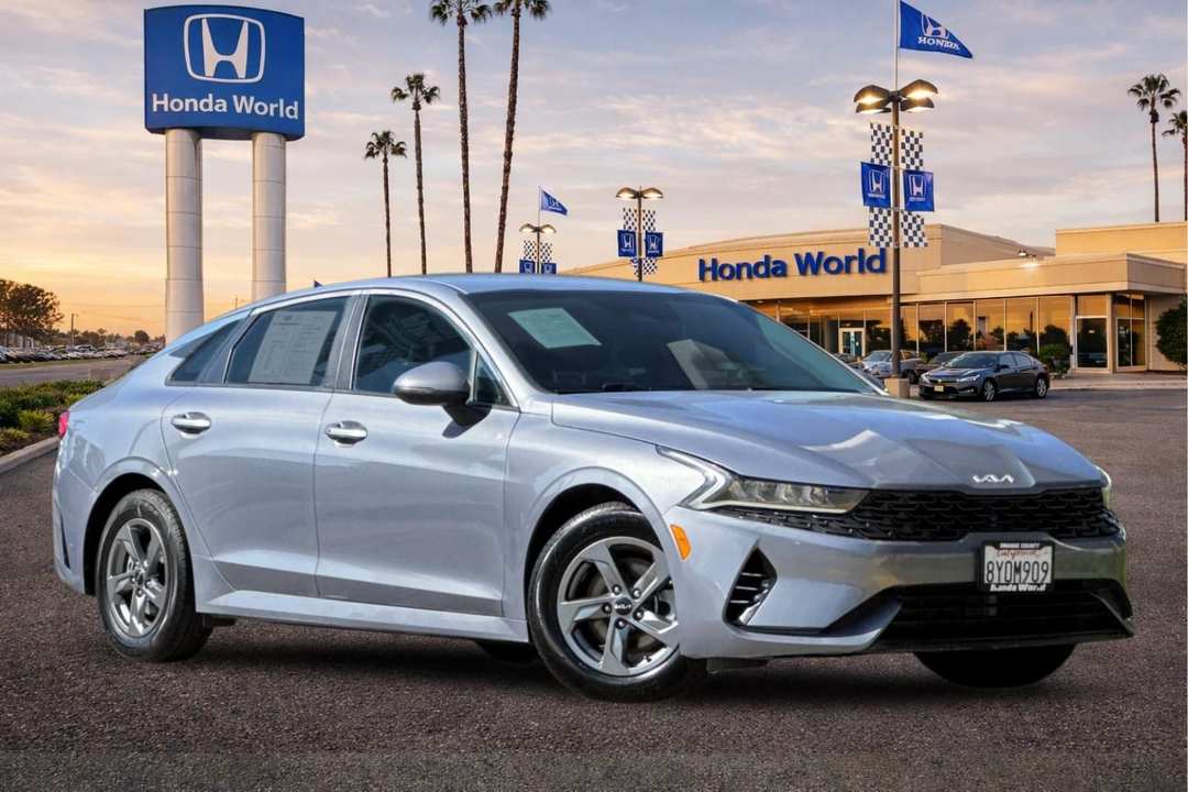 2022 Kia K5 LXS - Image 2