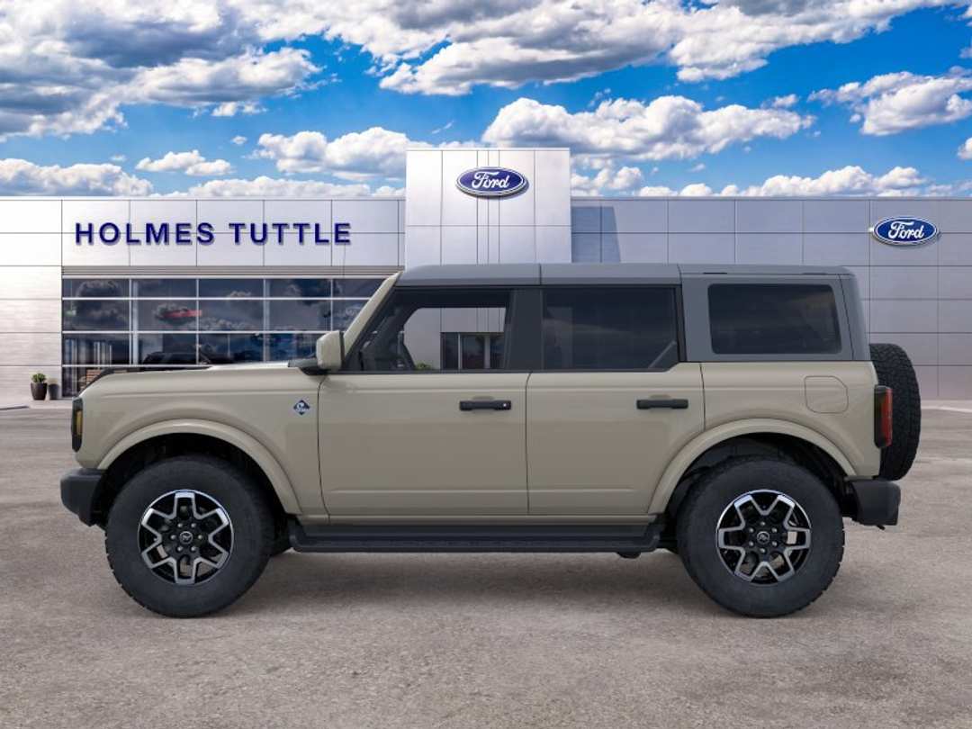 2026 Ford Bronco Outer Banks - Image 3