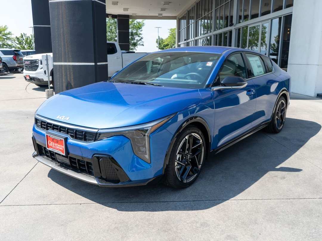 2026 Kia K4 GTLine - Image 3