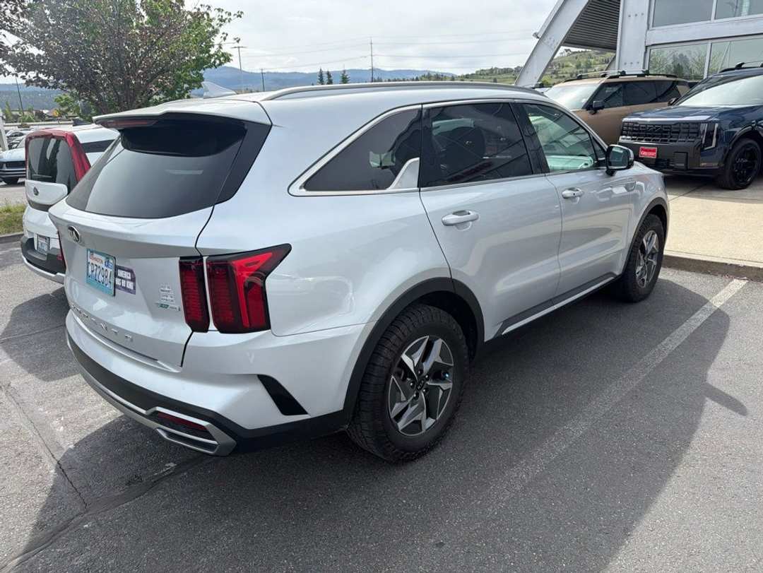 2021 Kia Sorento Hybrid S - Image 3