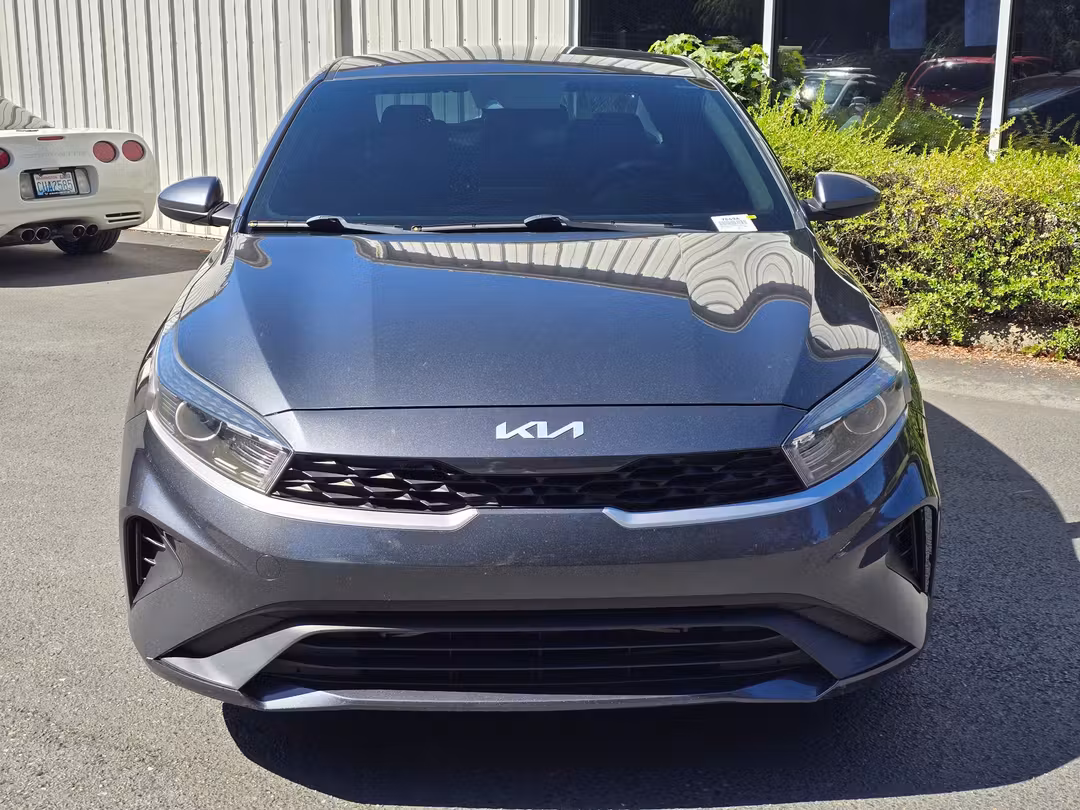2022 Kia Forte LXS - Image 2