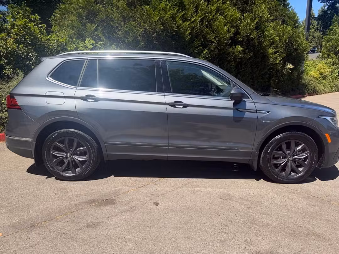 2024 Volkswagen Tiguan 2.0T SE - Image 2