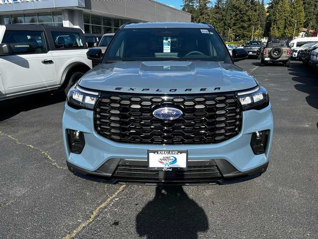 2026 Ford Explorer STLine - Image 3