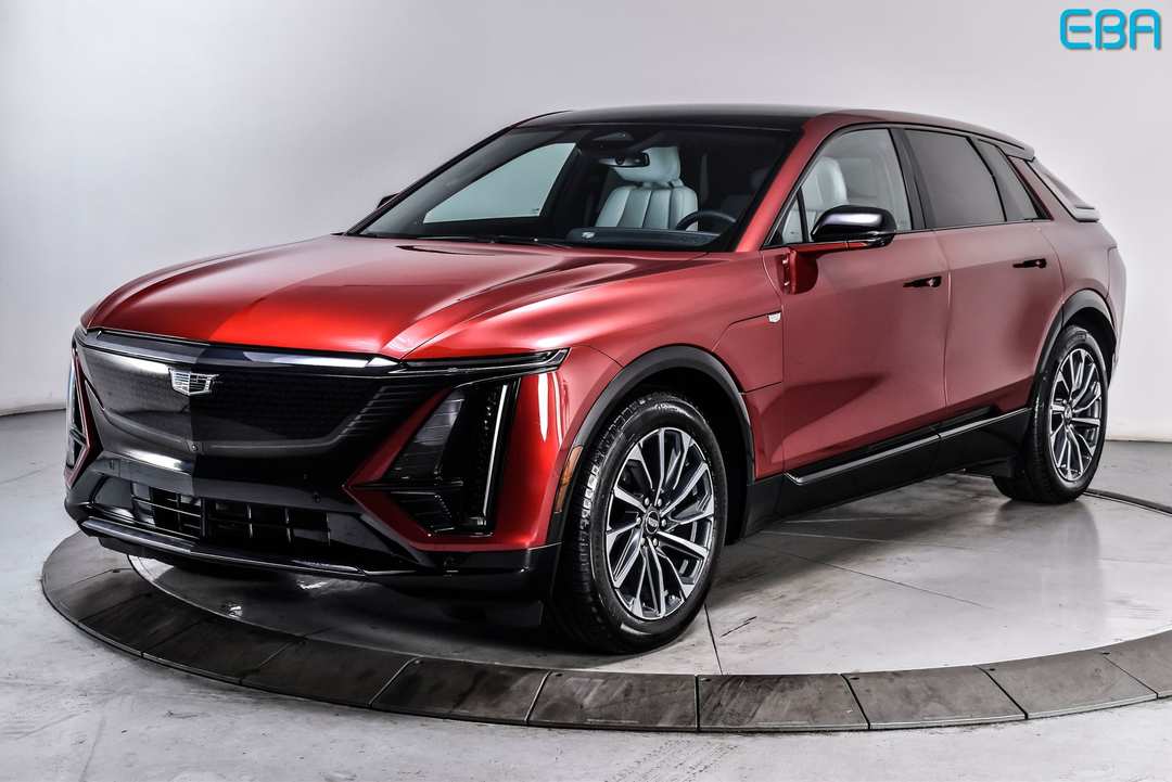 2024 Cadillac Lyriq Sport - Image 2