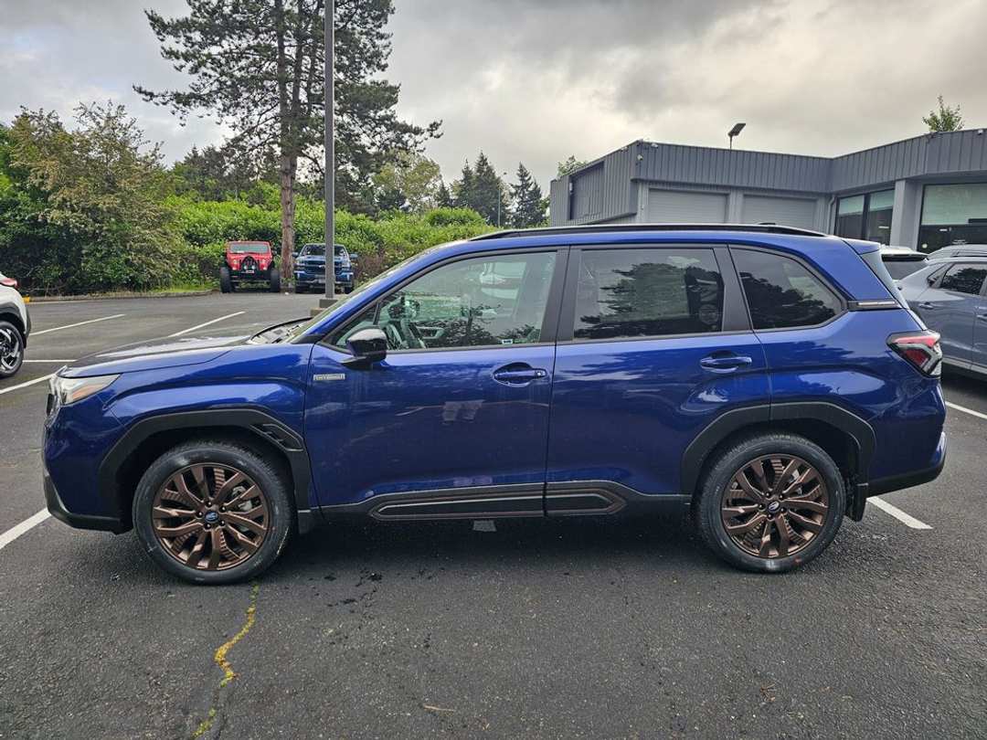 2026 Subaru Forester Sport Hybrid - Image 2