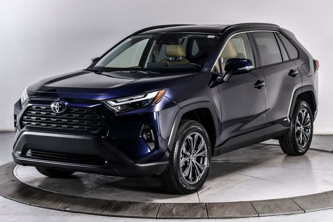 2025 Toyota Rav4 Hybrid XLE Premium - Image 2