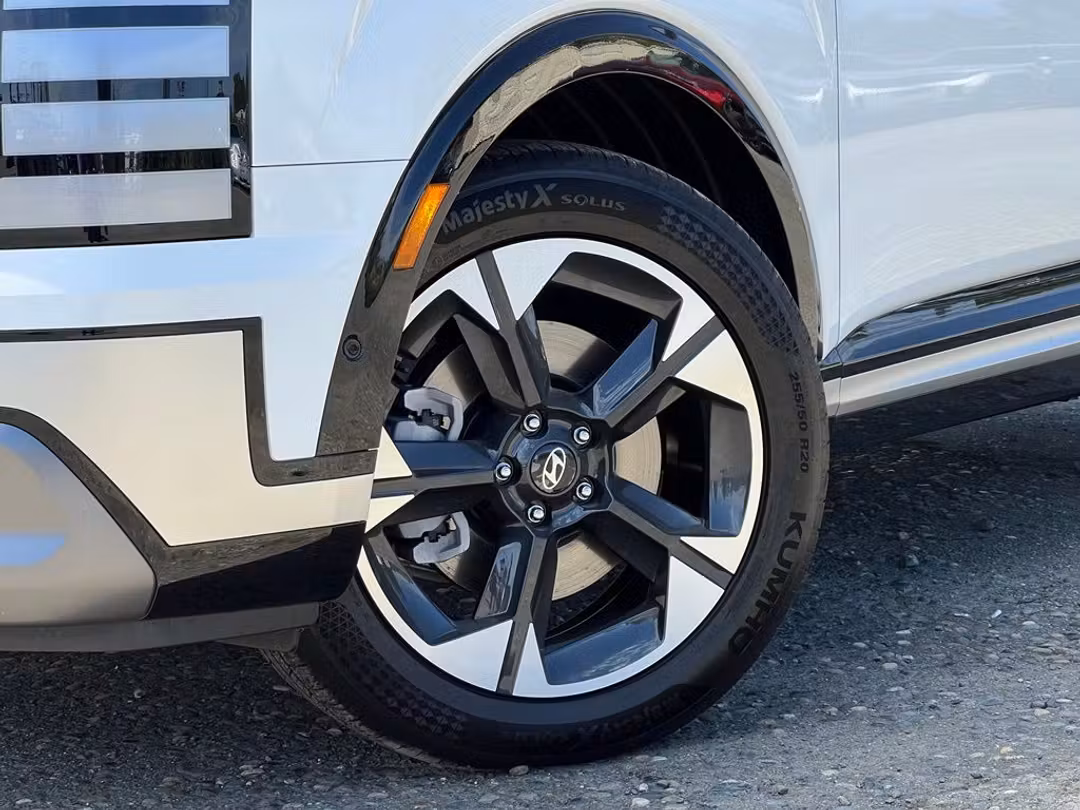 2026 Hyundai Palisade Limited - Image 2
