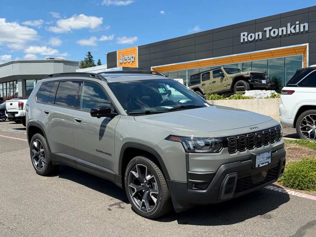 2026 Jeep Cherokee Overland - Image 2