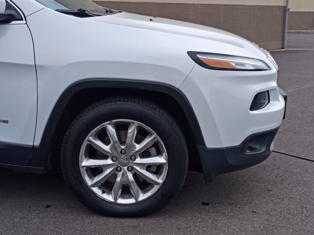 2016 Jeep Cherokee Limited - Image 2