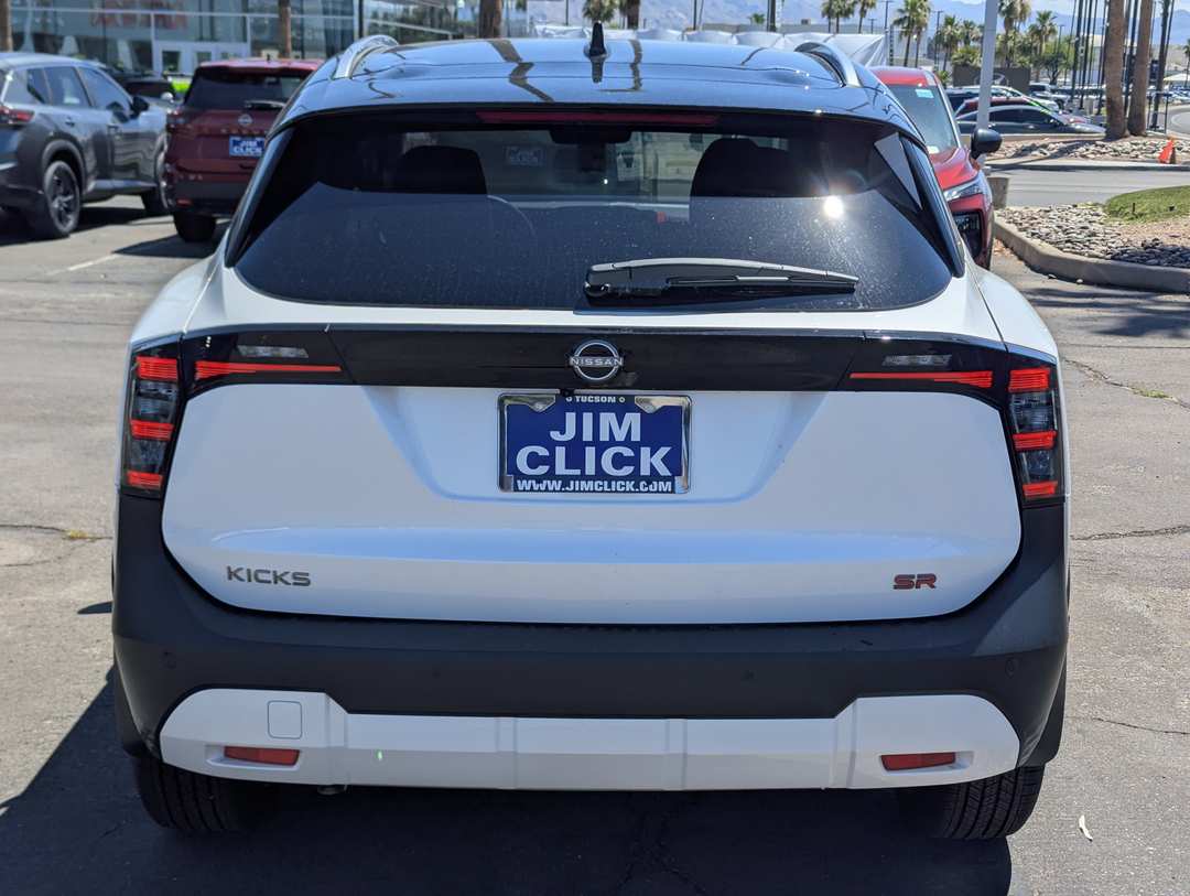 2026 Nissan Kicks SR - Image 3