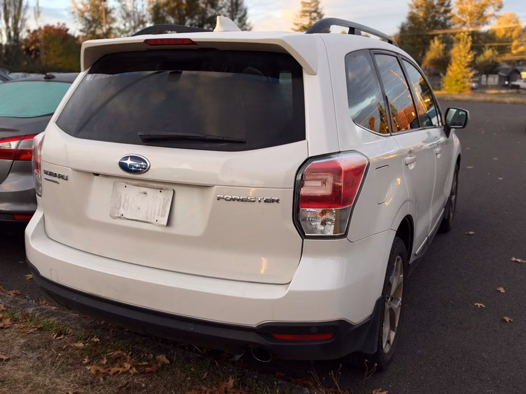 2018 Subaru Forester 2.5i Touring - Image 2
