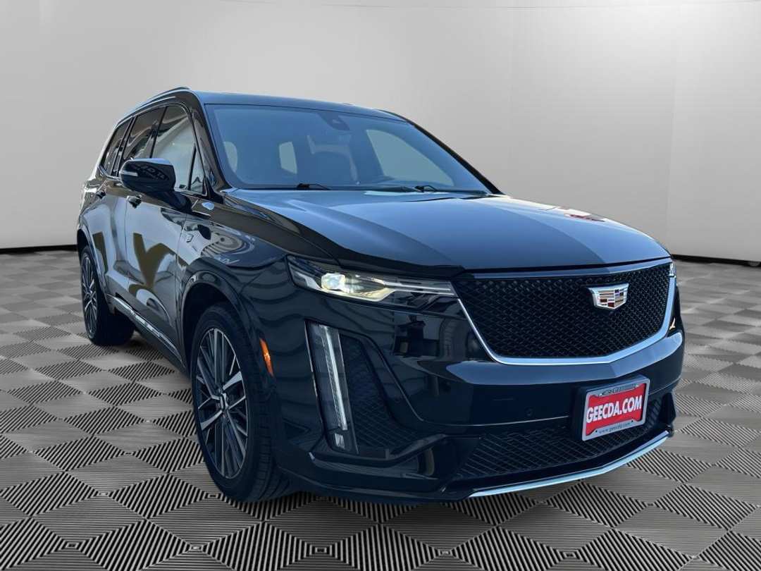 2023 Cadillac Xt6 Sport - Image 3