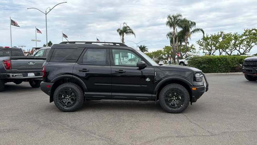 2026 Ford Bronco Sport Outer Banks - Image 2