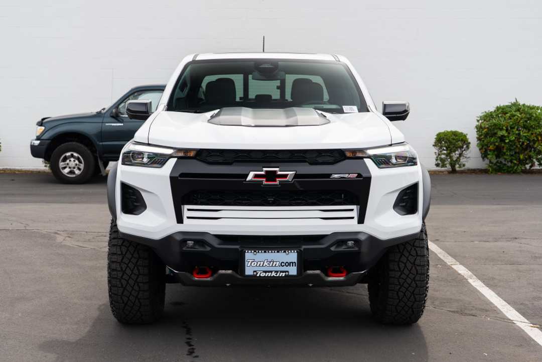 2026 Chevrolet Colorado ZR2 - Image 2