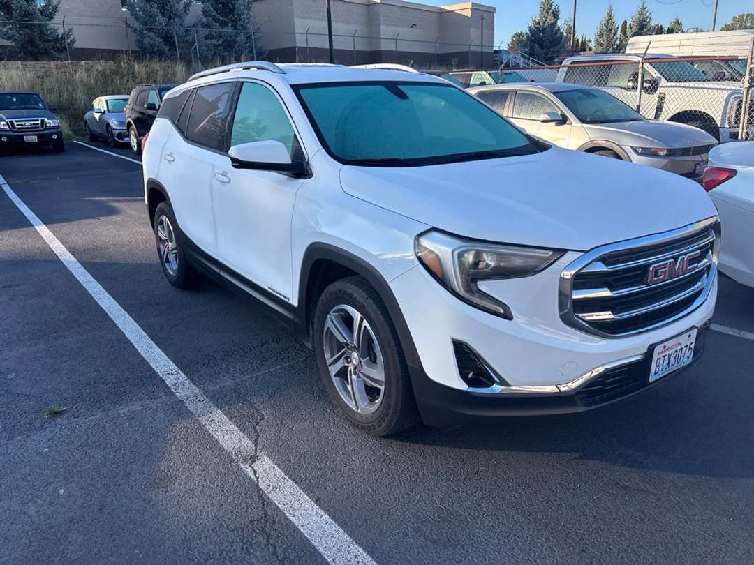 2019 GMC Terrain SLT - Image 3