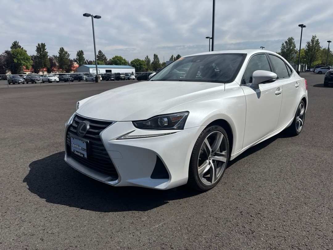 2018 Lexus Is 300 - Image 3