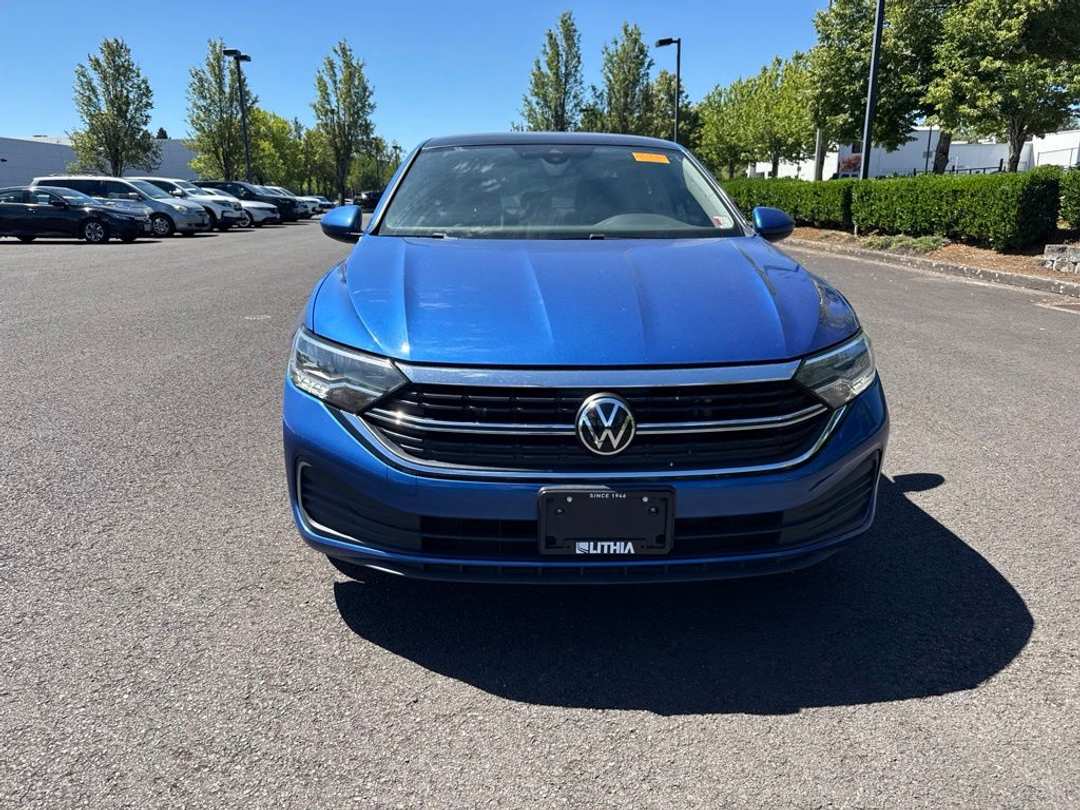 2024 Volkswagen Jetta 1.5T SE - Image 2