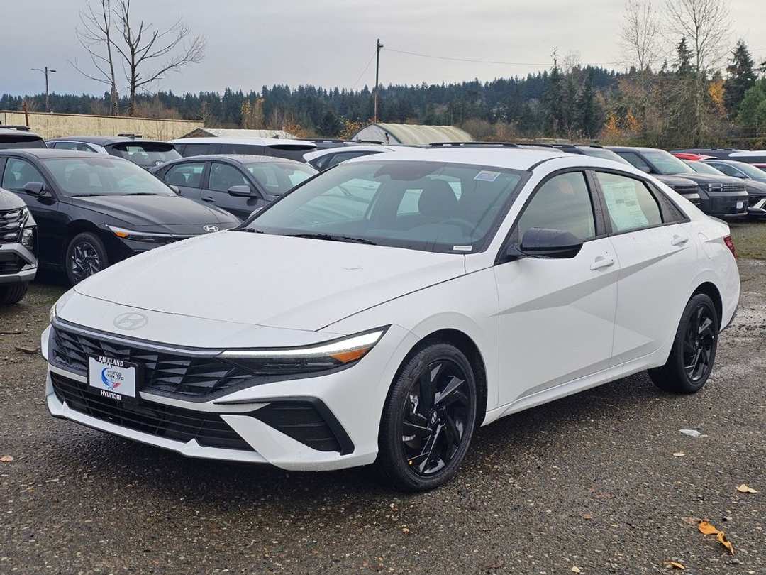 2026 Hyundai Elantra Hybrid SEL Sport - Image 3