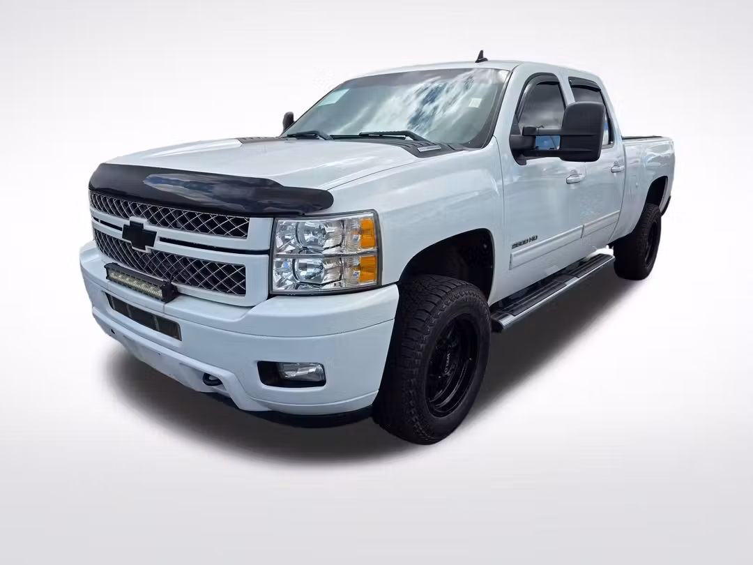 2013 Chevrolet Silverado 2500Hd LT - Image 2