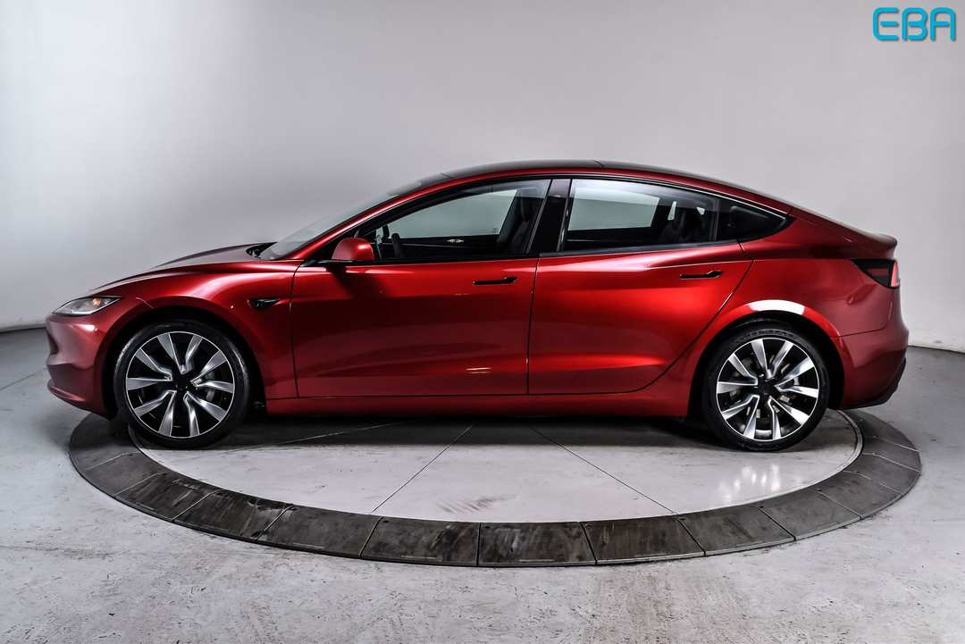 2025 Tesla Model 3 Long Range - Image 3