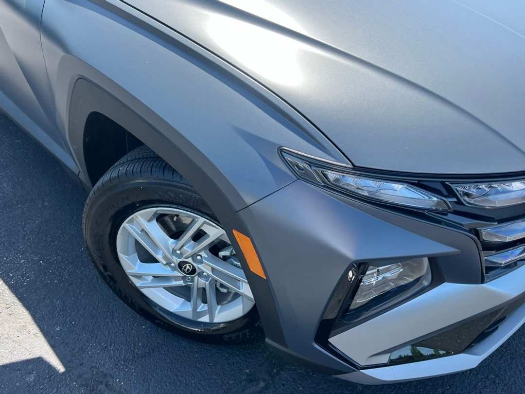 2025 Hyundai Tucson SE - Image 2