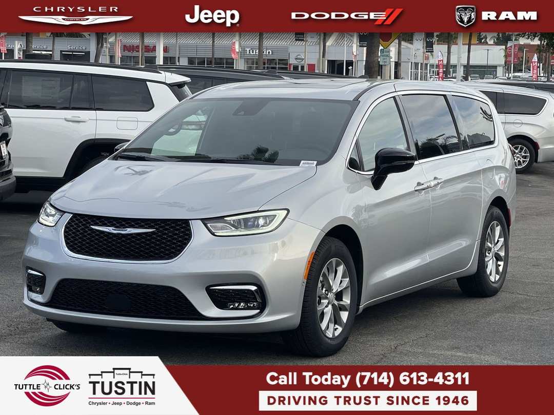 2026 Chrysler Pacifica Limited - Image 3
