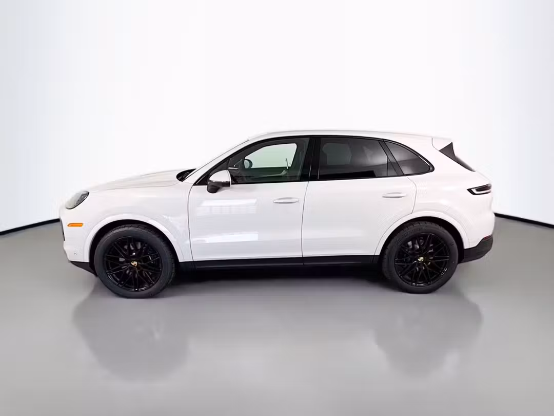 2025 Porsche Cayenne - Image 2