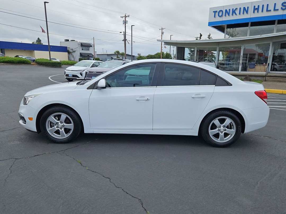 2015 Chevrolet Cruze 1LT - Image 3