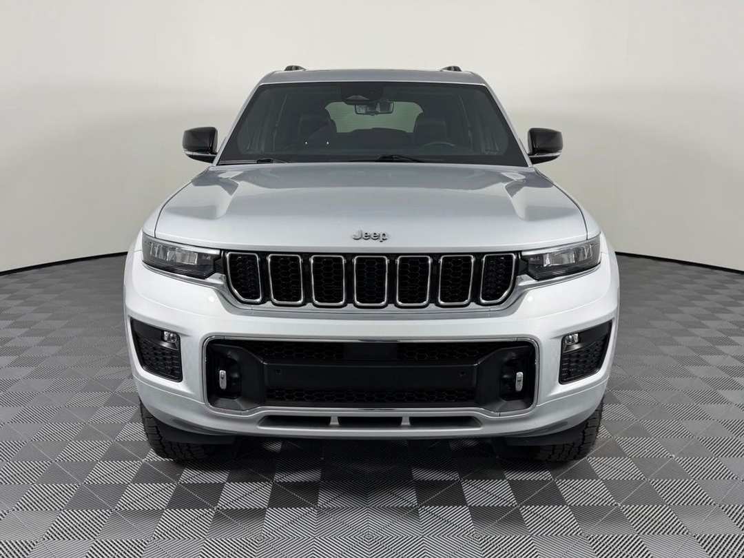 2021 Jeep Grand Cherokee L Overland - Image 3