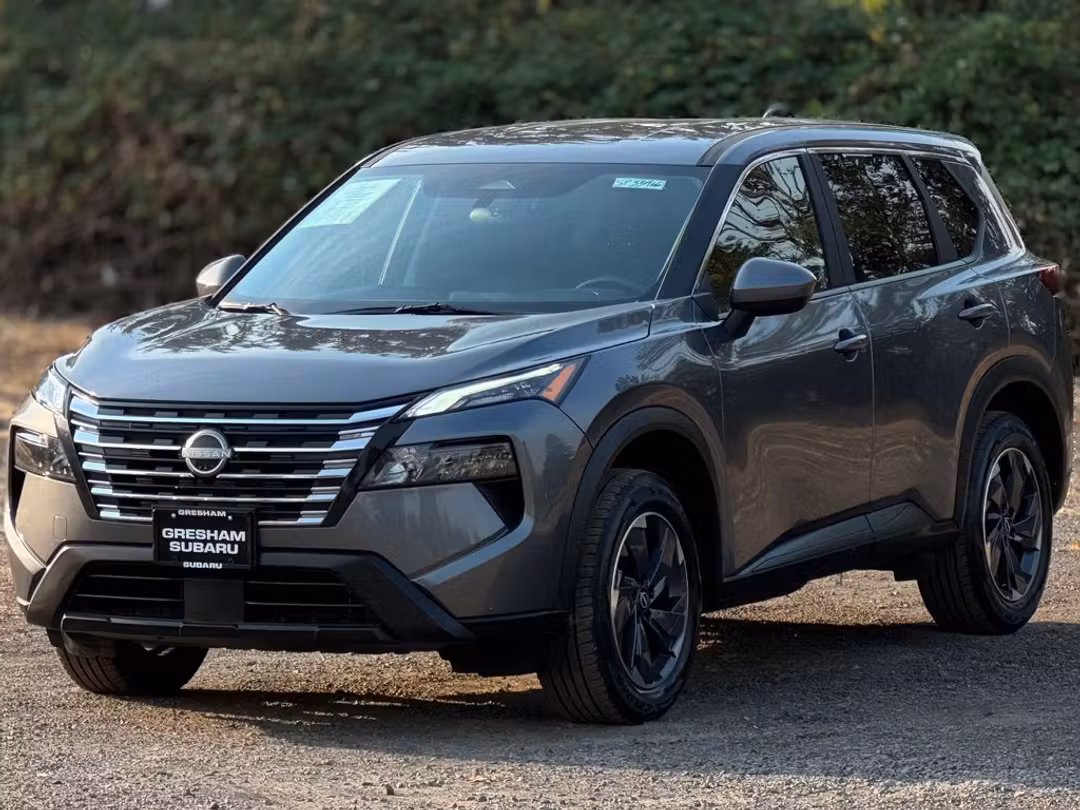 2025 Nissan Rogue SV - Image 3