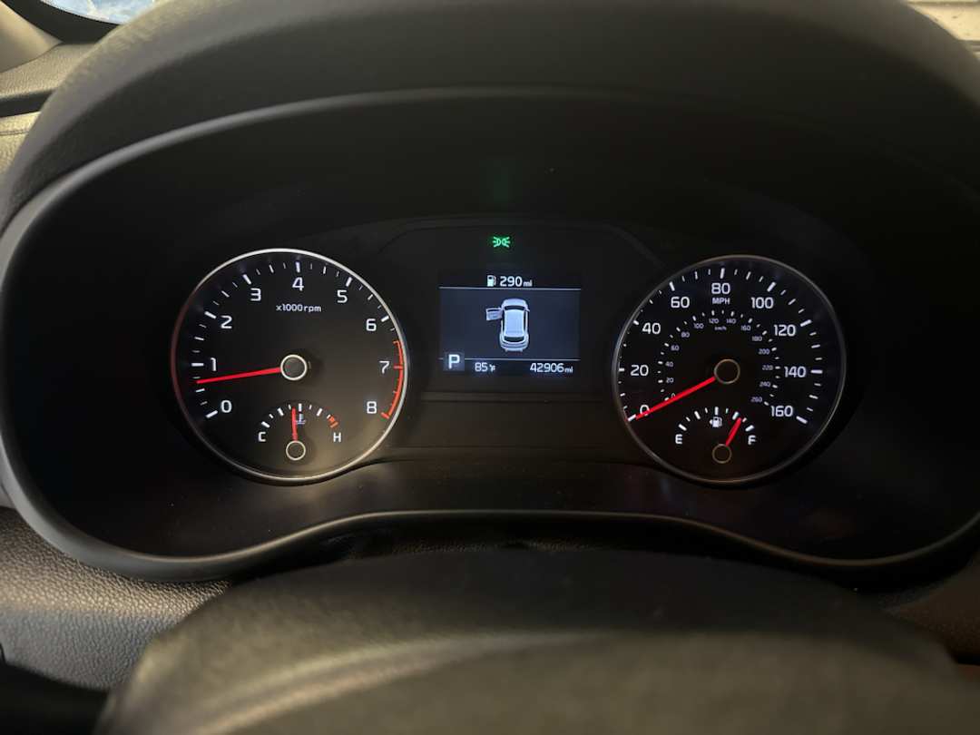 2021 Kia Sportage LX - Image 2