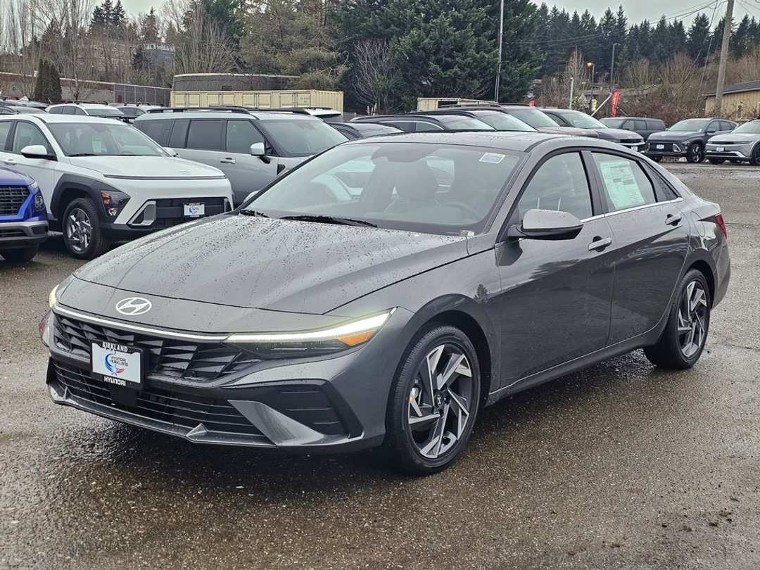 2026 Hyundai Elantra Hybrid Limited - Image 3