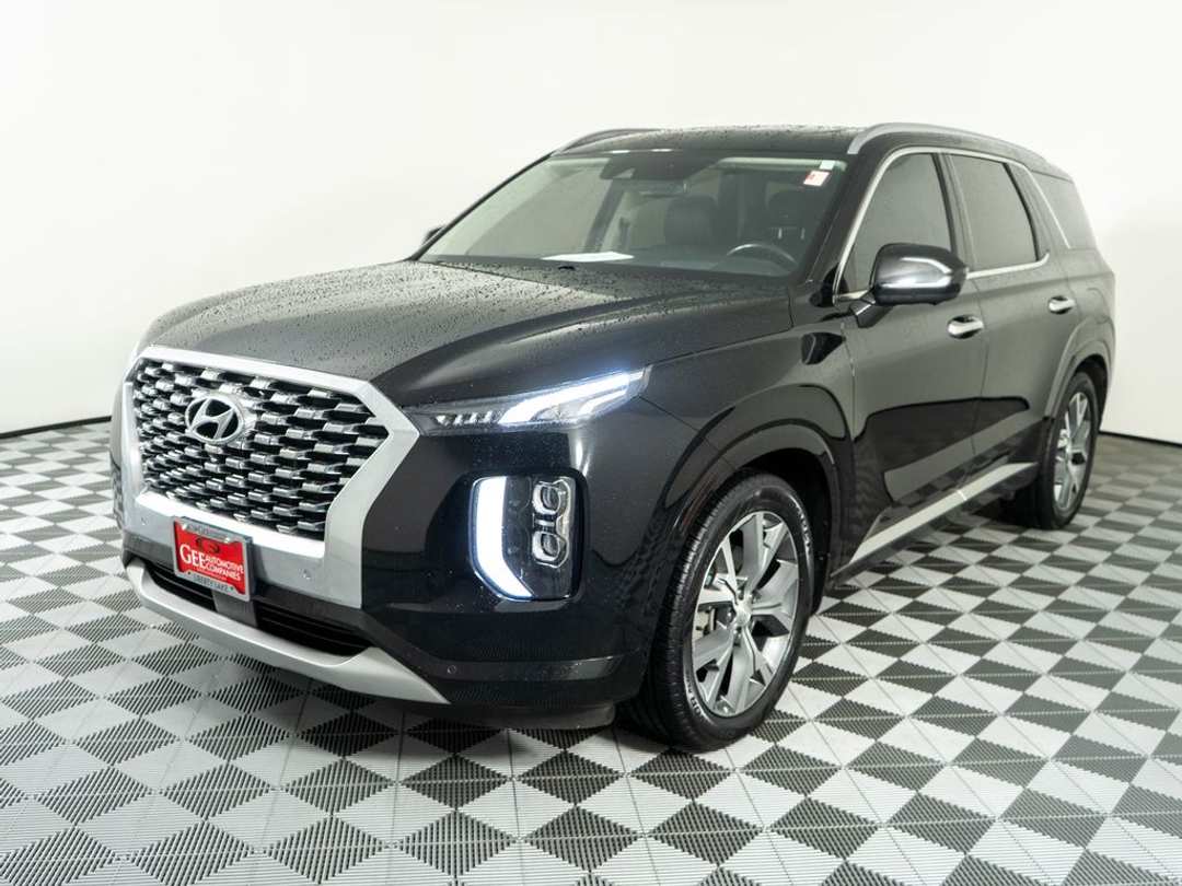 2022 Hyundai Palisade Limited - Image 3