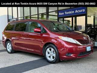 2017 Toyota Sienna LE