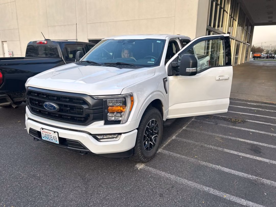 2022 Ford F-150 XLT - Image 2