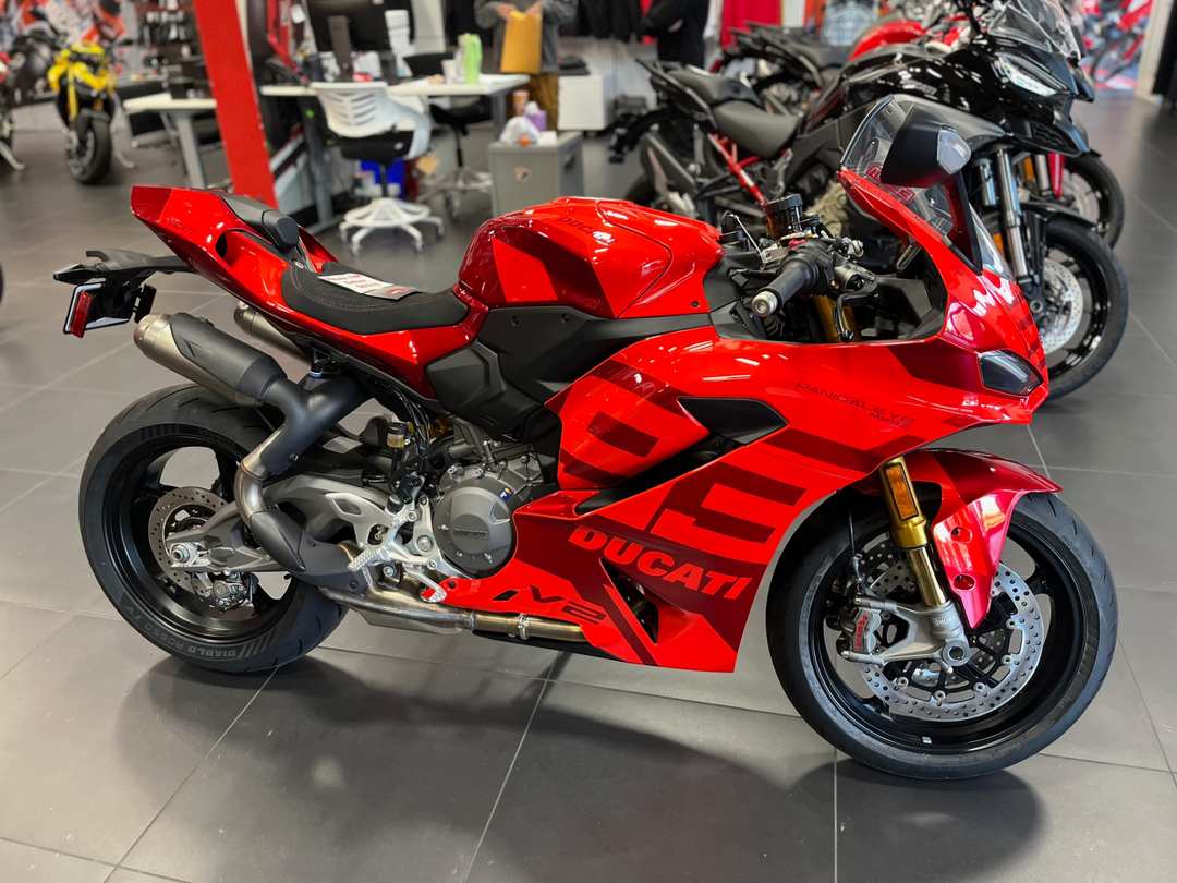 2027 Ducati Pani V2 Mm93 - Image 2