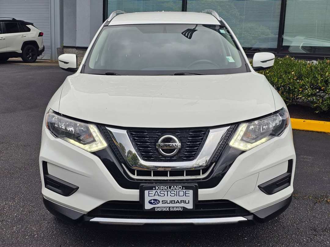 2018 Nissan Rogue SV - Image 2