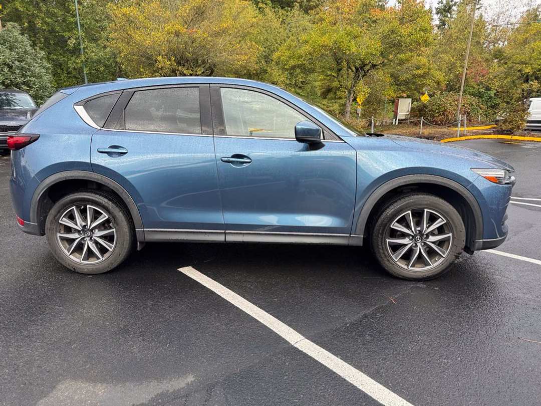 2018 MAZDA CX-5 Grand Touring - Image 2
