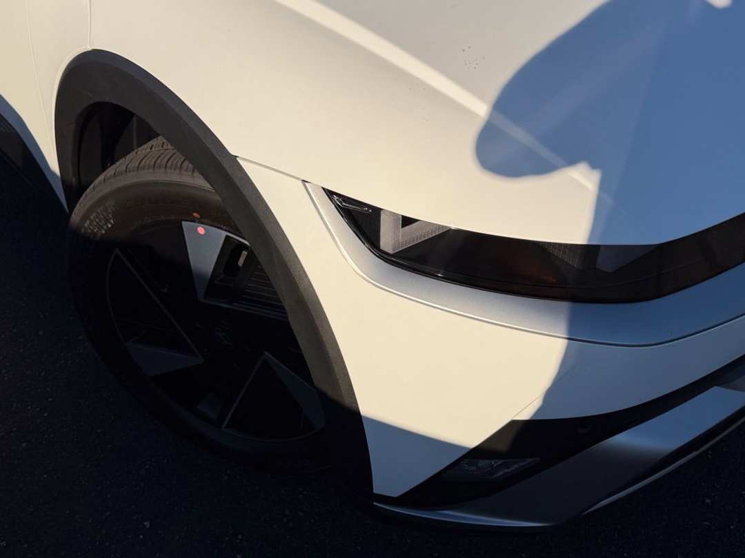 2027 Hyundai Ioniq 5 SE - Image 2