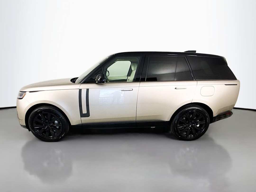 2026 Land Rover Range Rover Plug-In Hybrid SE - Image 2