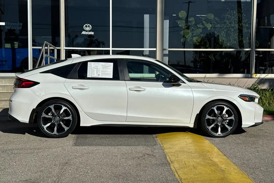 2025 Honda Civic Hybrid Sport Touring - Image 3