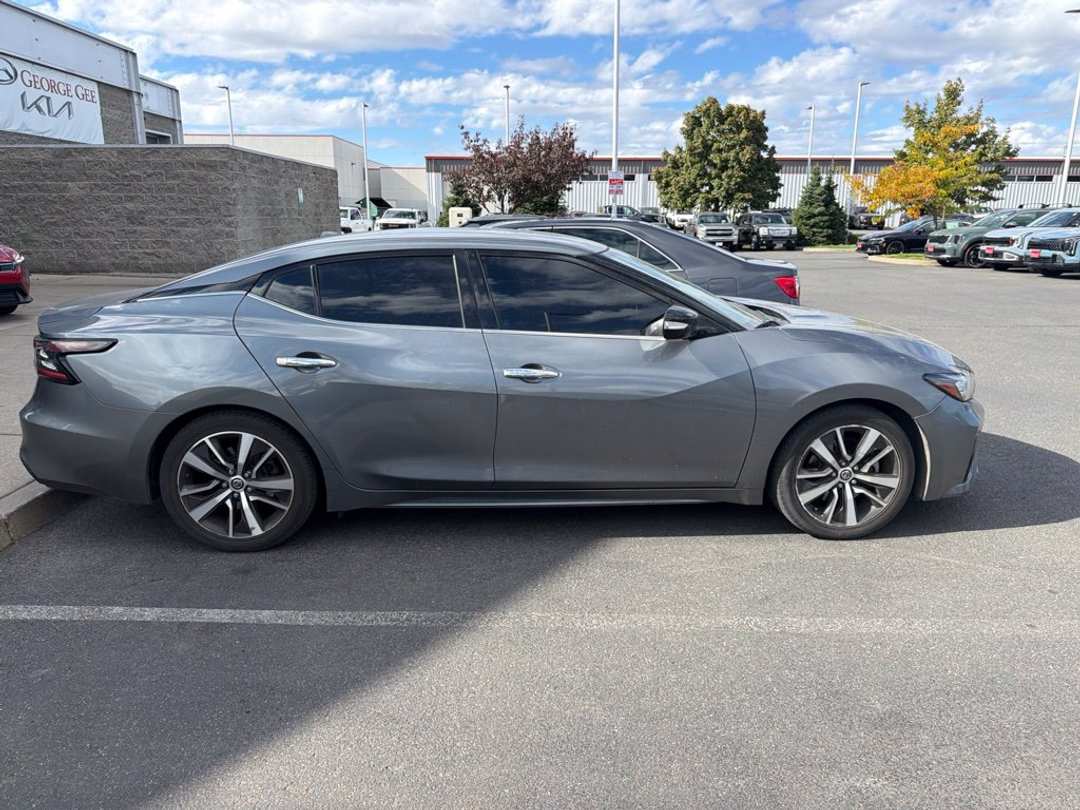 2020 Nissan Maxima 3.5 SV - Image 2