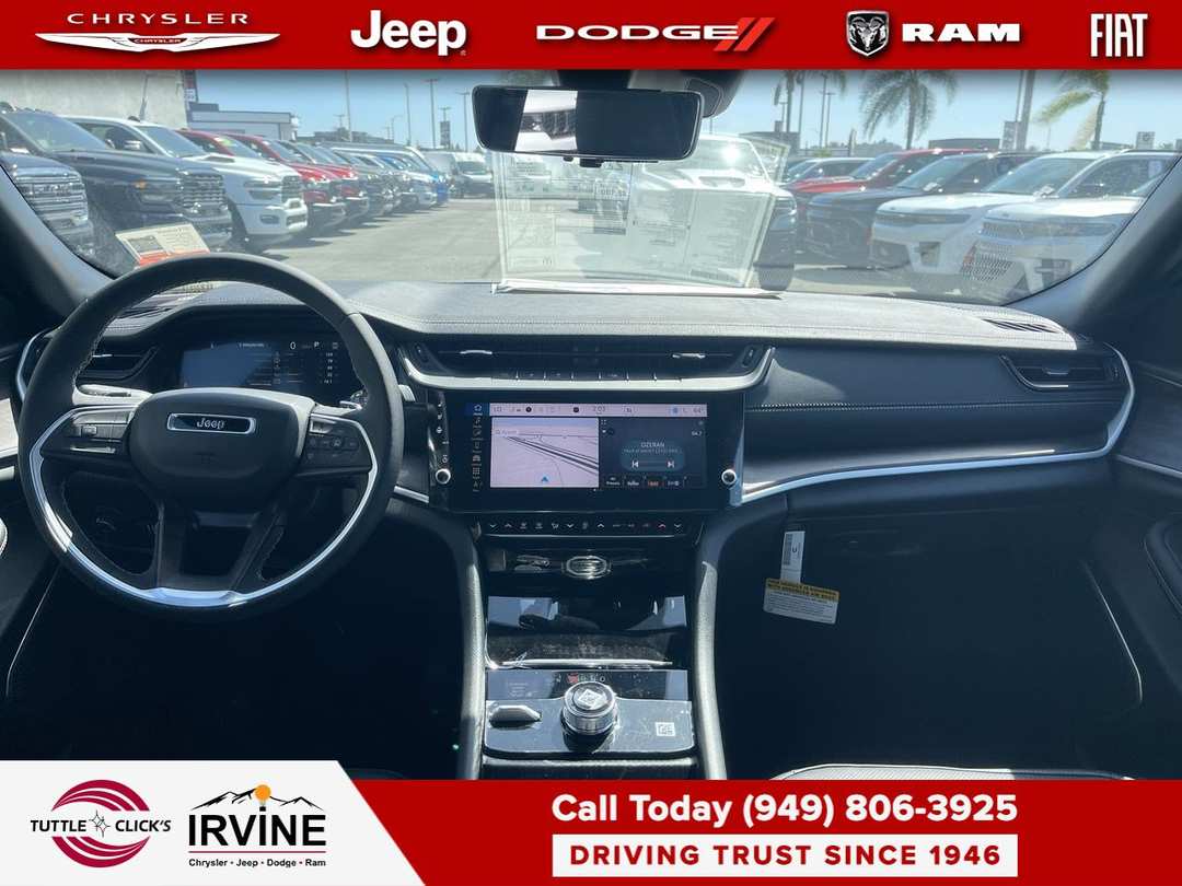 2027 Jeep Grand Cherokee Limited Reserve - Image 2