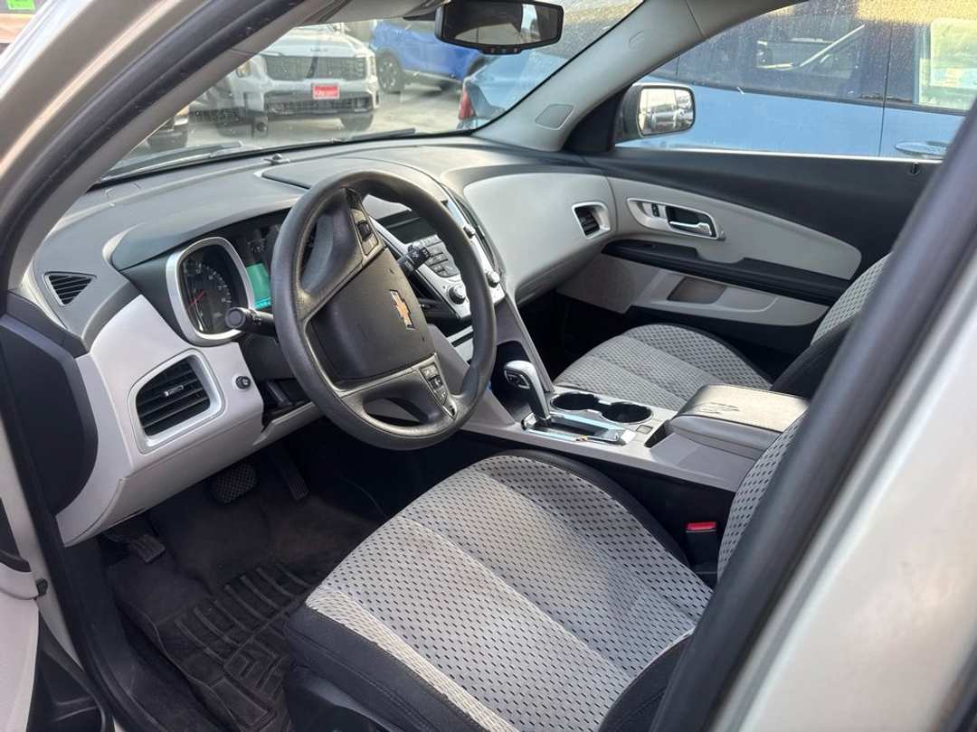 2014 Chevrolet Equinox LS - Image 3